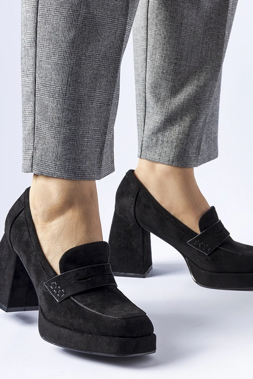 Mustad kontsakingad kõrge kontsaga...