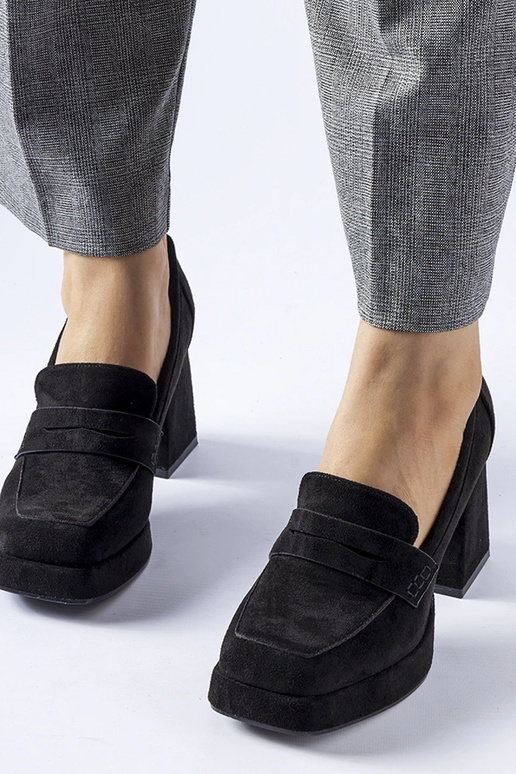 Mustad kontsakingad kõrge kontsaga...