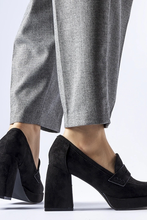 Mustad kontsakingad kõrge kontsaga...