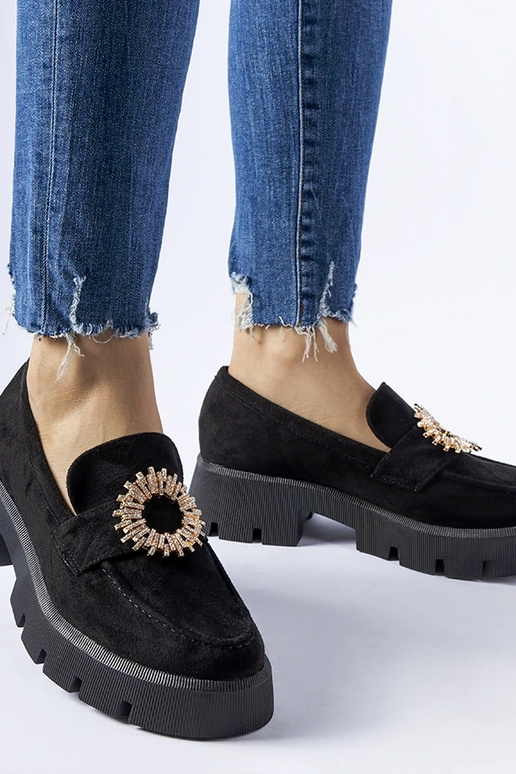 Mustad pätsid, mis on kaunistatud... Mustad pätsid, mis on kaunistatud...