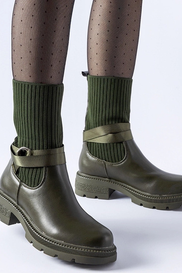 Tumedad rohelised...