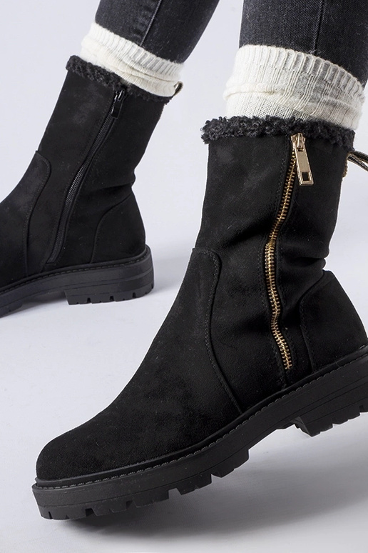 Mustad sooja voodriga saapad lukuga...