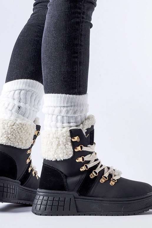 Mustanahalised töötajad massiivsel...