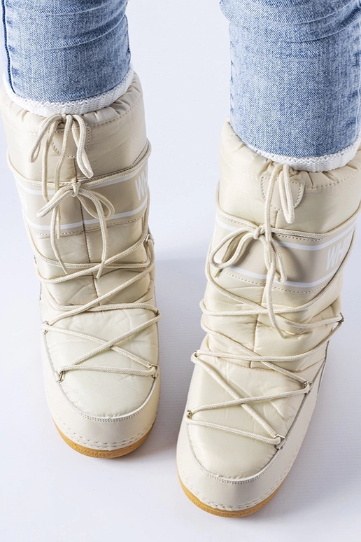 Beežid kerged soojustusega lumesaapad...