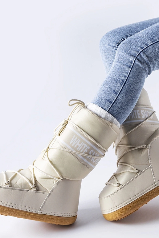 Beežid kerged soojustusega lumesaapad...