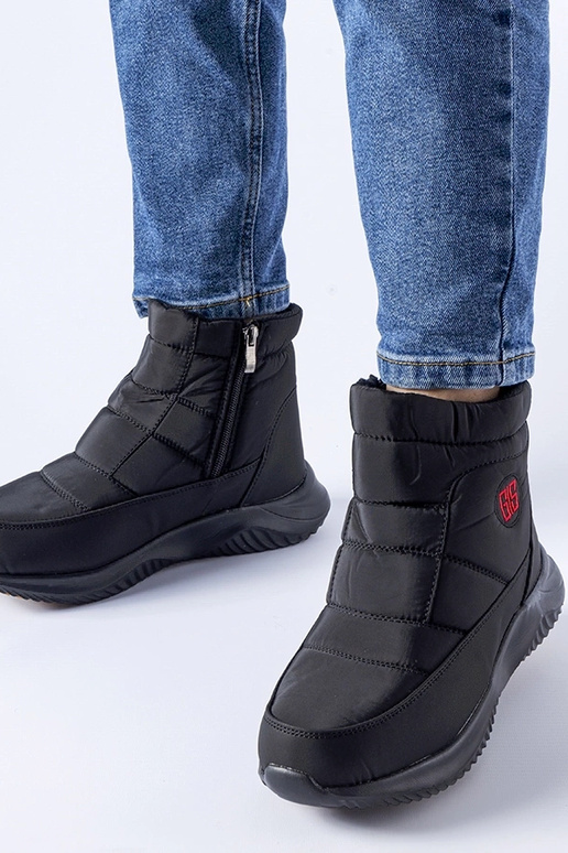 Mustad lühikesed soojustusega...