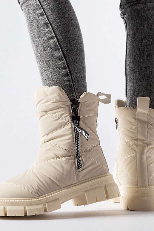 Beežid soojustusega tepitud...