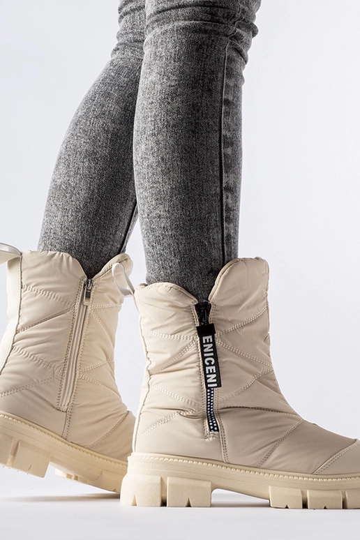 Beežid soojustusega tepitud...