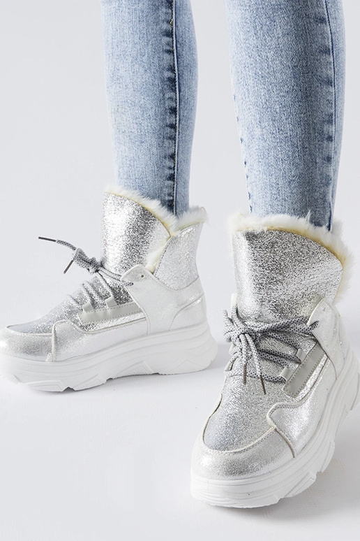 Valge ja hõbedase soojustusega...