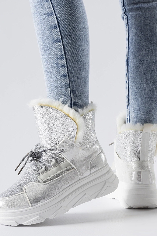 Valge ja hõbedase soojustusega...