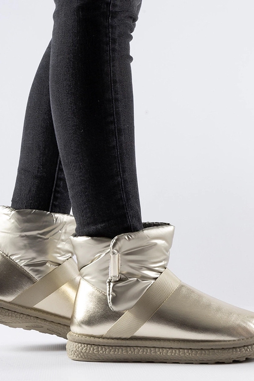 Delaune kuldsed sädelevad lühikesed...