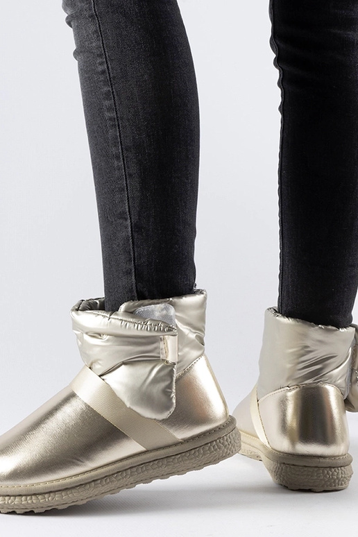 Delaune kuldsed sädelevad lühikesed...