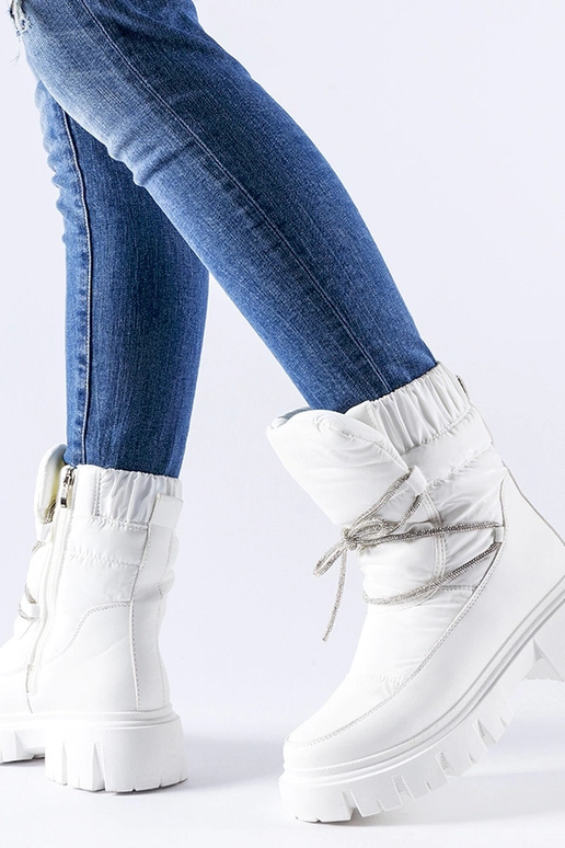 Valged Pettenasco tsirkoonidega...