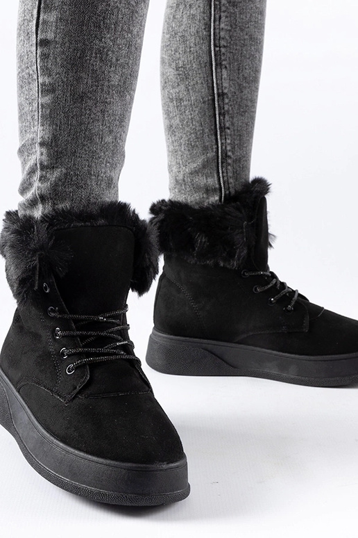 Mustad Oliverio platvormiga lumesaapad