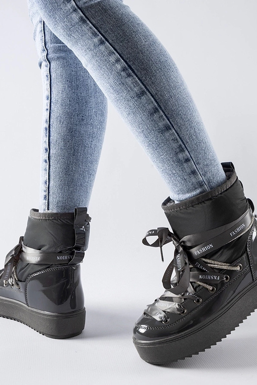 Hallid lakitud talvesaapad tsirkonite...