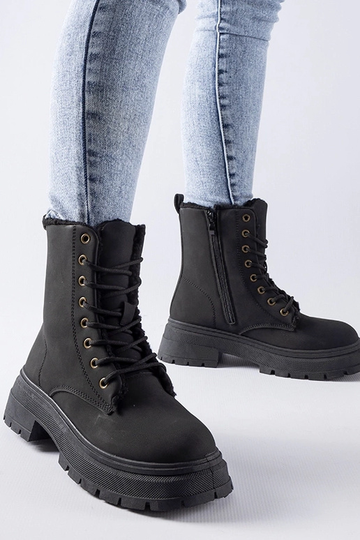 Mustad sooja voodriga traperid Tadasuni