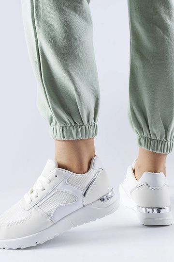 Naiste spordijalatsid...