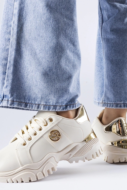 Massiivse Arpaia tallaga beežid tossud Massiivse Arpaia tallaga beežid tossud