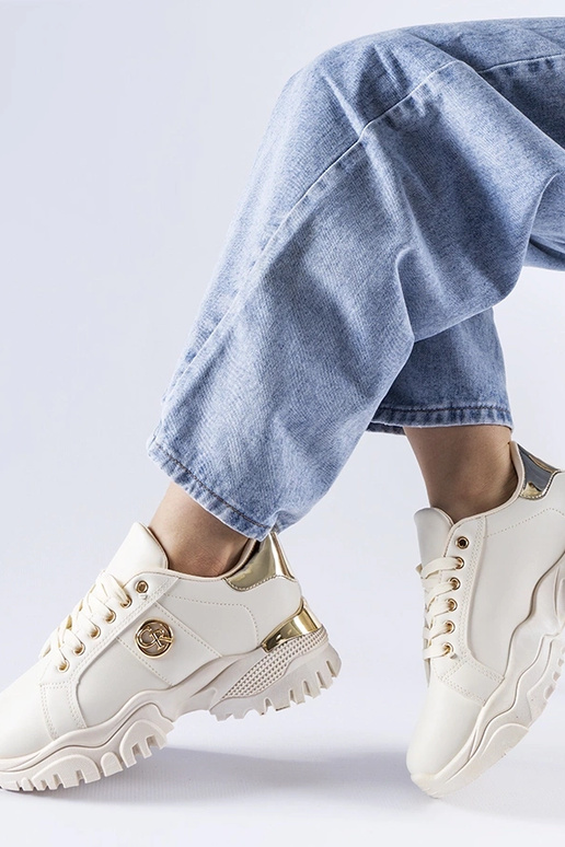 Massiivse Arpaia tallaga beežid tossud Massiivse Arpaia tallaga beežid tossud