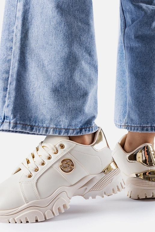 Massiivse Arpaia tallaga beežid tossud Massiivse Arpaia tallaga beežid tossud