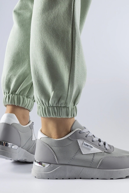 Geraldino hallist kangast tossud Geraldino hallist kangast tossud