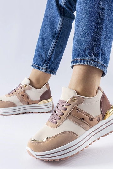 Roosa-beez platvormkingad...