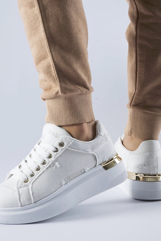 Valged Ossona platvormiga tossud Valged Ossona platvormiga tossud