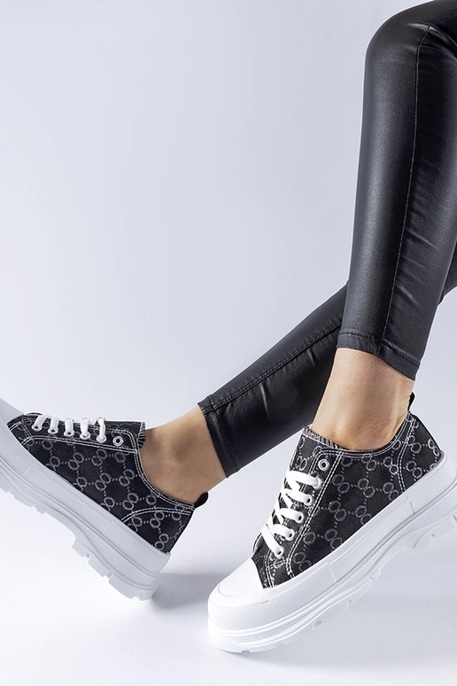 Antonella monogrammiga kaunistatud...