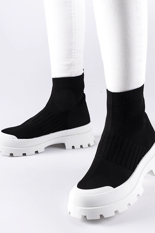 Mustad Vardeni venivad ülemised tossud