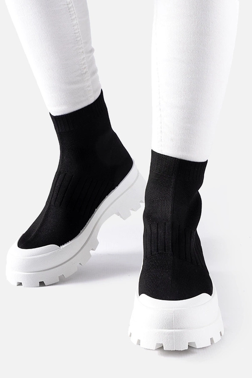 Mustad Vardeni venivad ülemised tossud