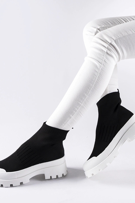 Mustad Vardeni venivad ülemised tossud