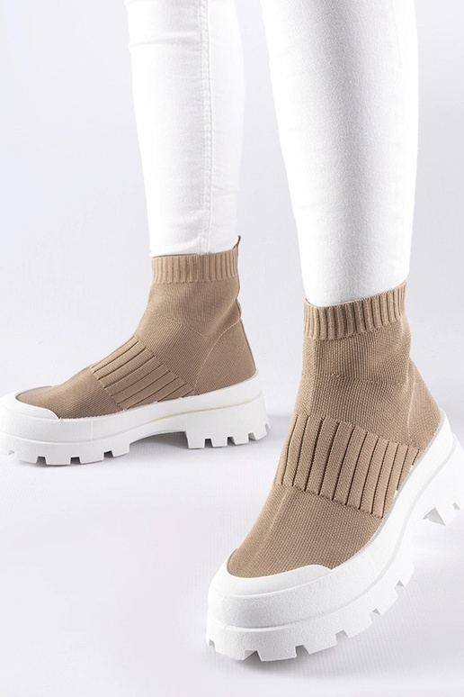 Varden pruunid elastse pealsega tossud