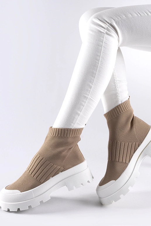 Varden pruunid elastse pealsega tossud