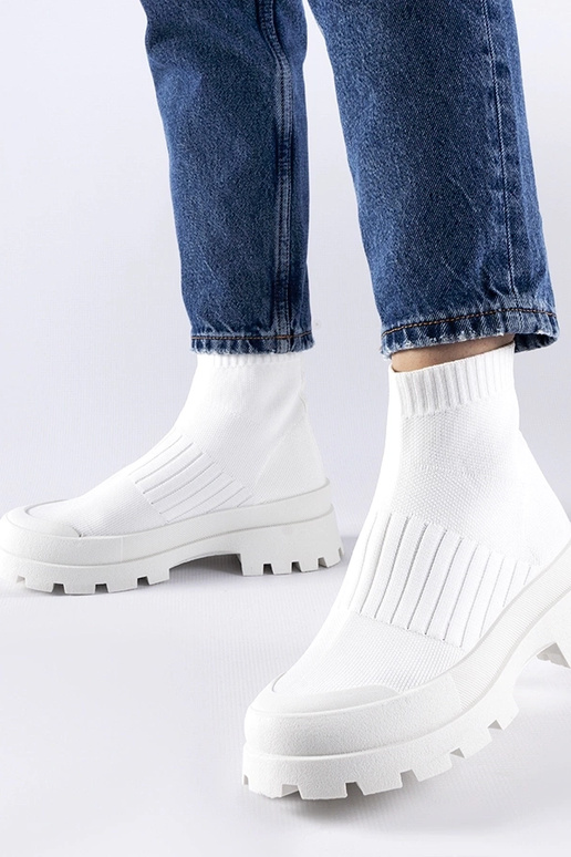 Varden valged elastsed ülemised tossud Varden valged elastsed ülemised tossud