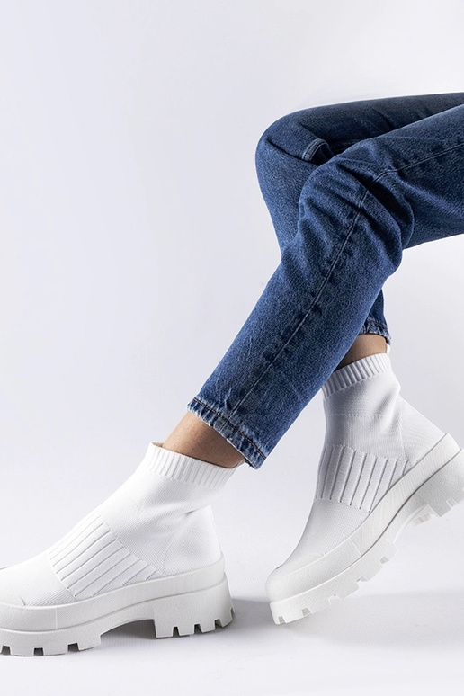 Varden valged elastsed ülemised tossud Varden valged elastsed ülemised tossud