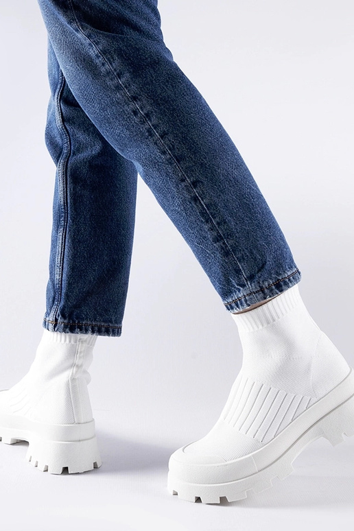 Varden valged elastsed ülemised tossud Varden valged elastsed ülemised tossud