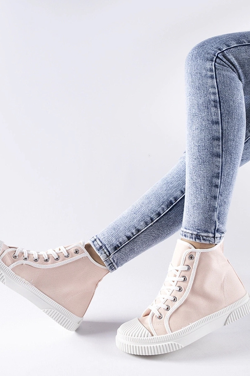 Roosad kõrged tossud Pozzuolo