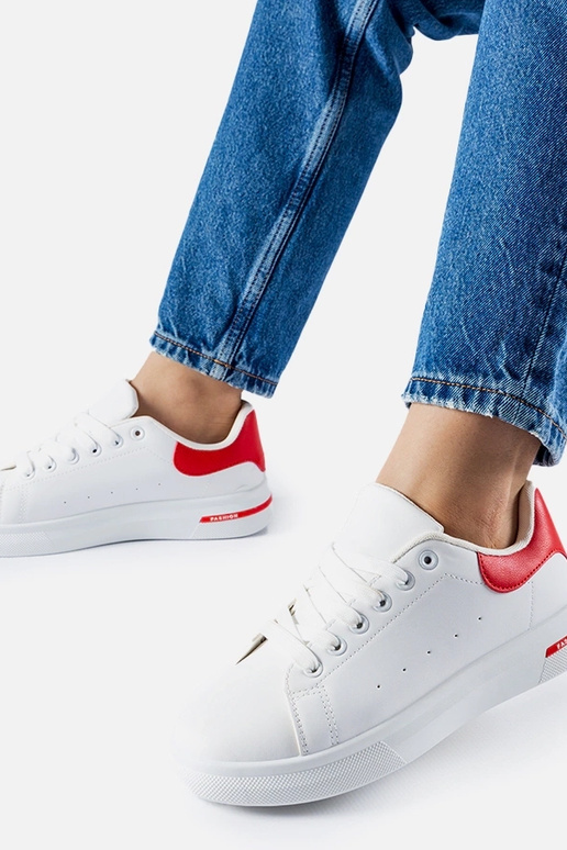 Lelandi punased ja valged tossud Lelandi punased ja valged tossud