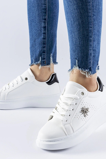 Valged sneakersid tsirkooniaplikatsiooniga Fairfax 2