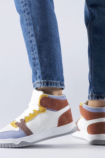 Elizabethi lillad kõrged... 2