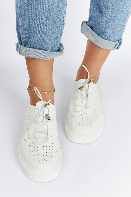 Laytonville valged perforeeritud tossud