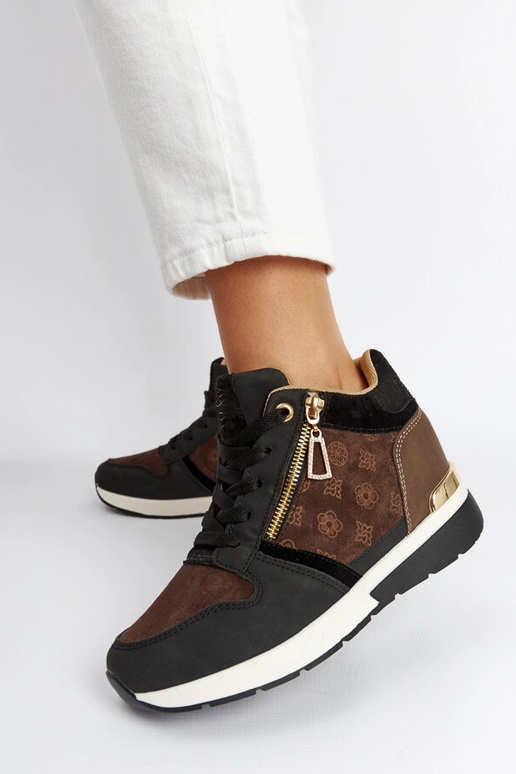 Knoxville'i mustad platvormitossud