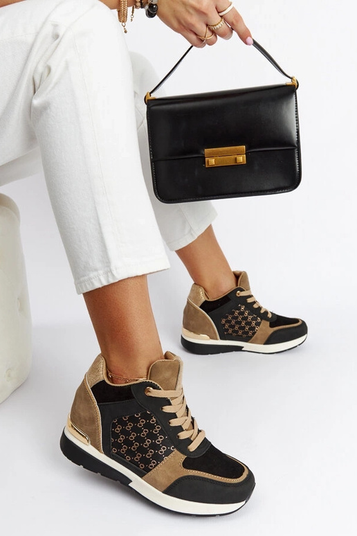 Black Chestnut Wedge tossud