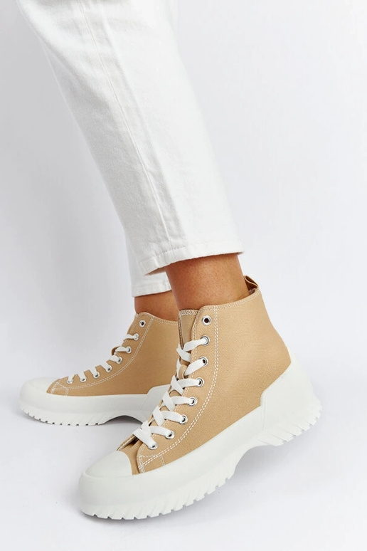 Beežid Ronchise kõrged tossud