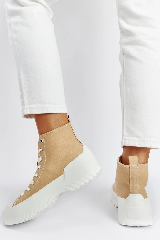 Beežid Ronchise kõrged tossud