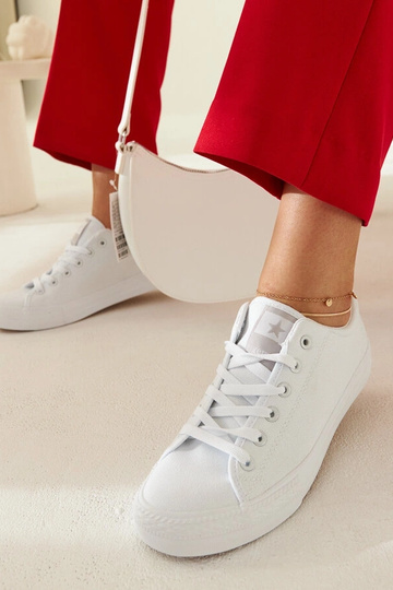 Valgest kangast Rocky tossud