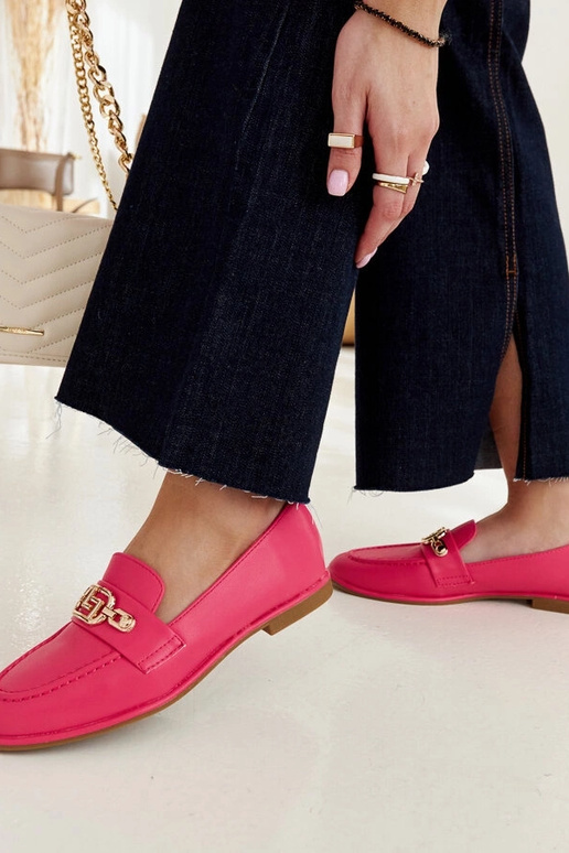 Kuensi ketiga kaunistatud roosad...