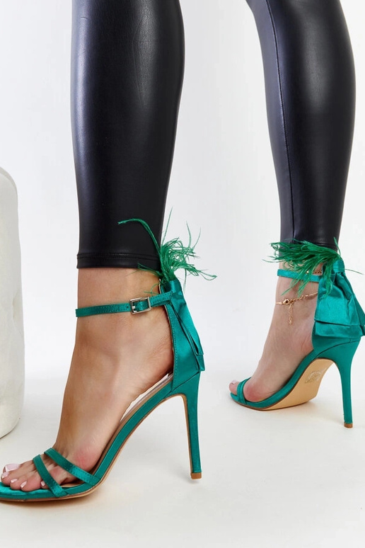 Rohelised sulgedega sandaalid Adalgisio Rohelised sulgedega sandaalid Adalgisio