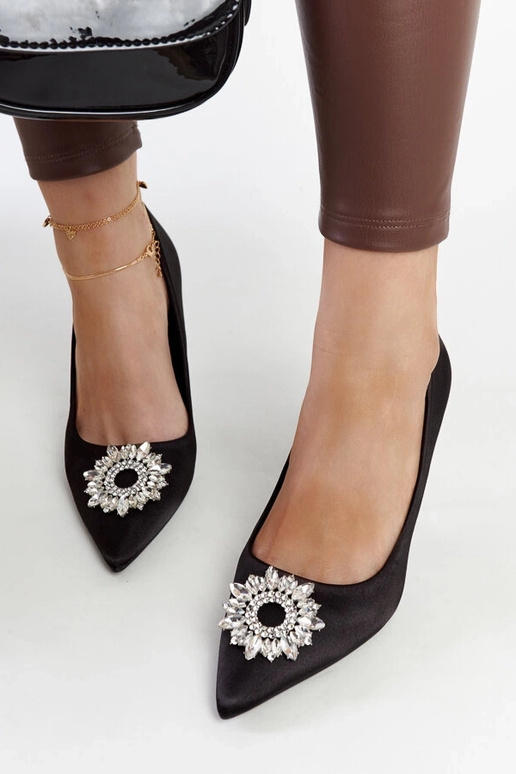 Mustad satiinviimistlusega stiletod...