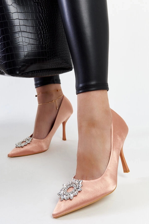 Susegana beežid satiinviimistlusega...